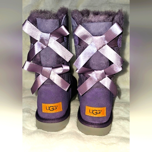 UGG Bailey Bow - Picture 2 of 9